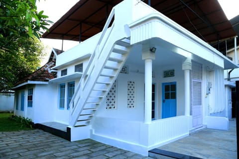 Property building, Facade/entrance