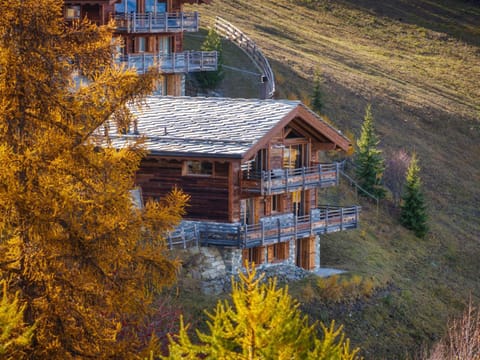 Property building, Facade/entrance, Off site