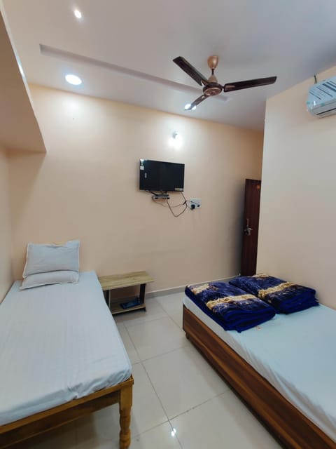 Bed, Bedroom, air conditioner