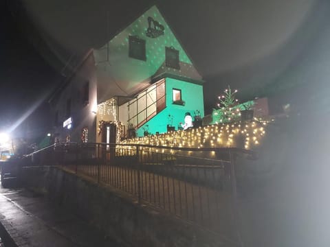 HOTEL GÄSTEHAUS AM Fels Apartment in Altenahr