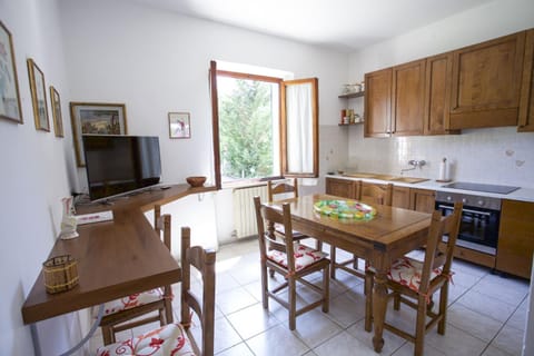 Kitchen or kitchenette, Living room, Seating area, dishwasher