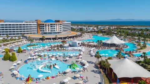 Property building, Day, Bird's eye view, Pool view, Swimming pool, sunbed