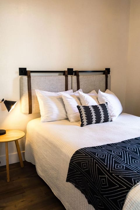 Yosemite Cottage Retreat- Half Block to Downtown House in Mariposa