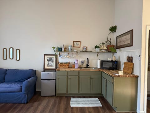 Blue Bonnet Cottage Bed and Breakfast in Waco