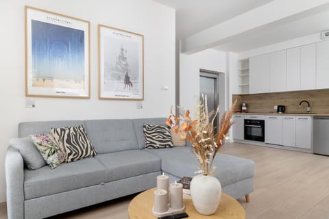 Kitchen or kitchenette, Living room, Seating area, stove