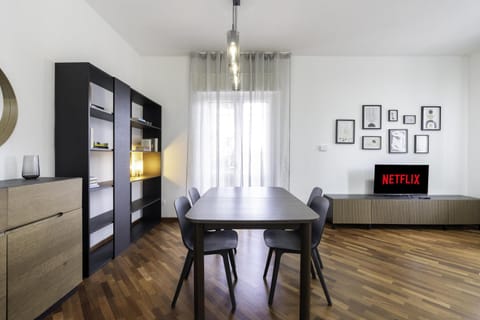 Living room, Seating area, Dining area