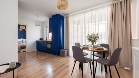 Kitchen or kitchenette, Photo of the whole room, Seating area