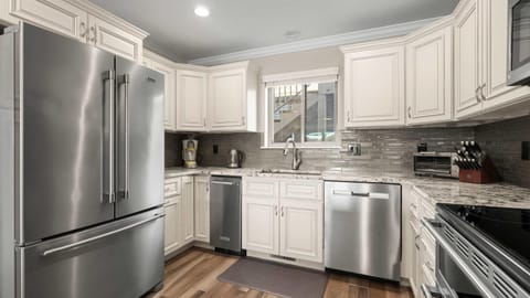 Lakeside Haven - Condo for 8 House in Lake of the Ozarks