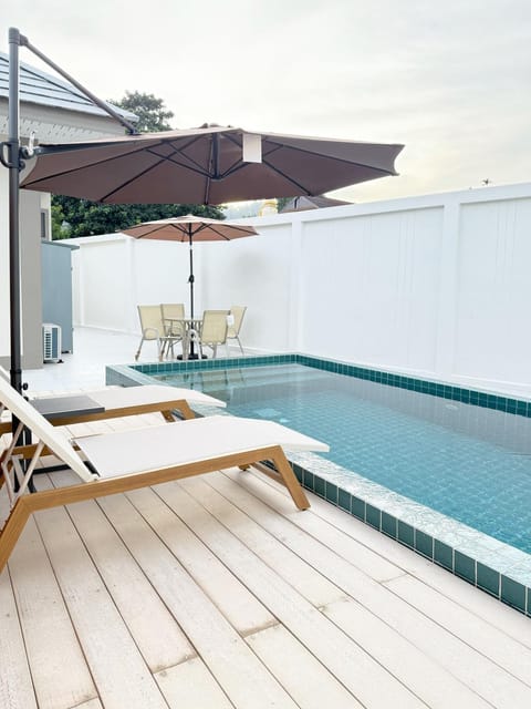 Patio, Day, Pool view, Swimming pool, sunbed