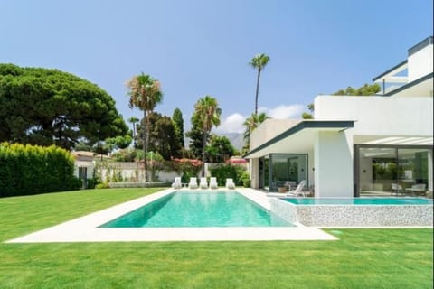 Balcony/Terrace, Swimming pool