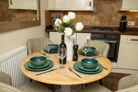 Coffee/tea facilities, Kitchen or kitchenette, Seating area, Dining area, pet friendly, stove
