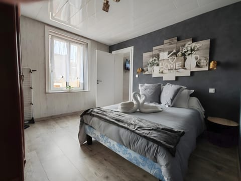 Living room, Bedroom