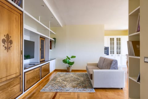TV and multimedia, Living room, Seating area, wardrobe