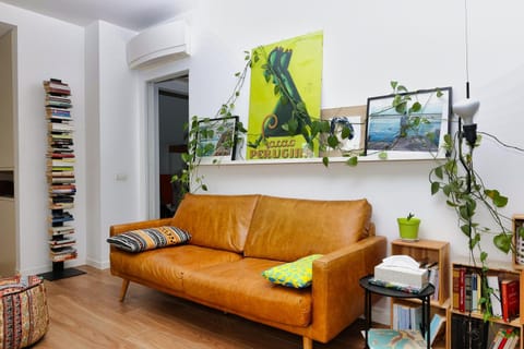 Library, Living room, Seating area