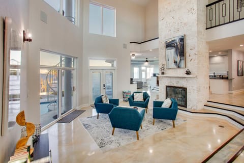 Oceanside Fort Myers Luxury! Pool, Terrace and Views House in Iona