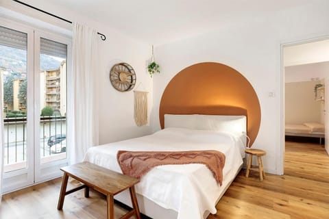 Property building, Living room, Bedroom