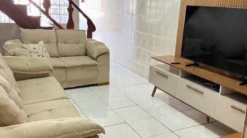 Communal lounge/ TV room, TV and multimedia, Living room, Seating area