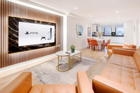 TV and multimedia, Living room, Seating area, Evening entertainment