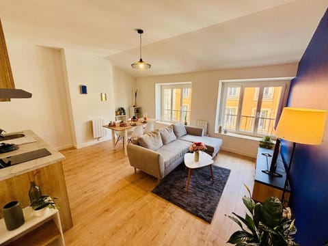 Kitchen or kitchenette, Living room, Seating area, kitchen, kitchen