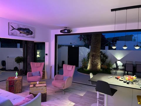 Patio, Living room, Seating area, Dining area
