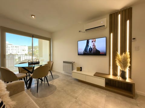 Communal lounge/ TV room, Dining area