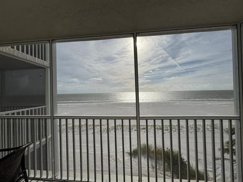 Irresistible Beach Life, Spectacular Sunsets - FMB - Condo Sunset Vista - Roelens House in Estero Island