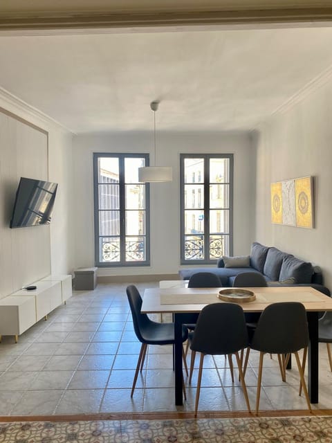 Communal lounge/ TV room, TV and multimedia, Dining area
