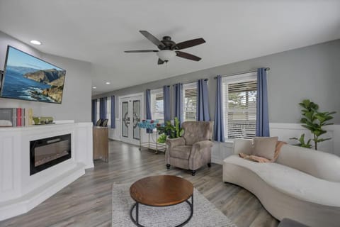 Colonial on Crane House in Buckeye Lake