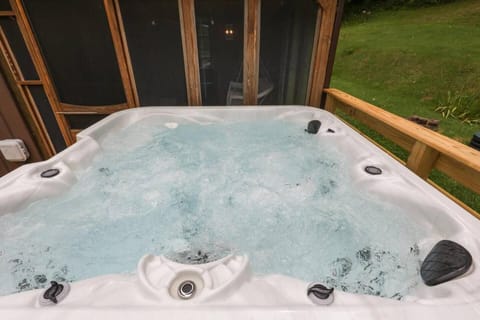 Lakefront in Logan (In the heart of Hocking Hills) House in Lake Logan