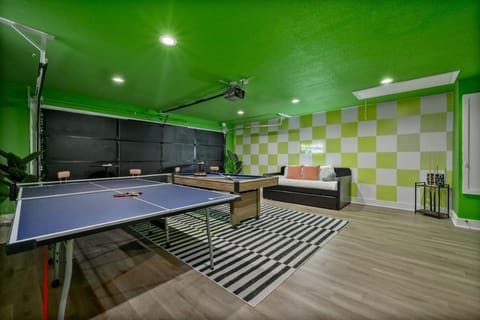 Sunny Lakeside Retreat with Pool and Firepit House in Leesburg