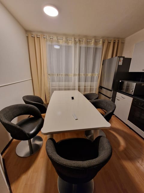 Kitchen or kitchenette, kitchen, kitchen