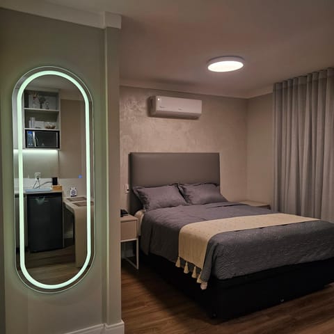 Bed, Photo of the whole room, Bedroom, air conditioner