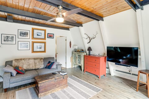 The Switzerland of America Downtown Ouray Cabin! Cabin in Ouray