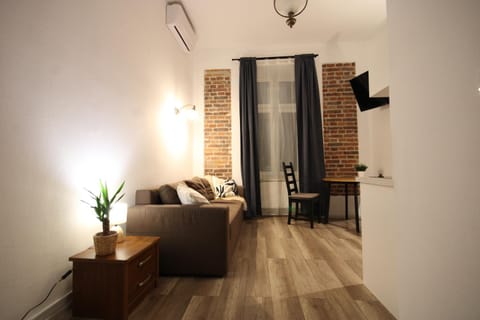 Krakow Central Vintage Apartment by Rently Apartment in Krakow