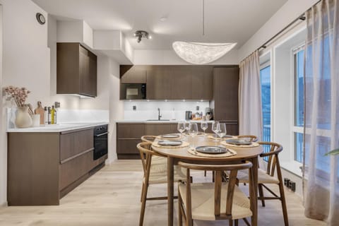 Arctic Lux Suite With Sea & Mountain View Apartment in Tromso