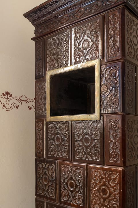 Living room, fireplace