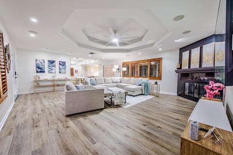 The Palm Diamond a Luxury Poolside and Golf Oasis House in Palm Springs