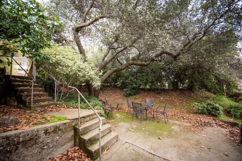 Family Getaway Near Yosemite - Downtown Mariposa Apartment in Mariposa