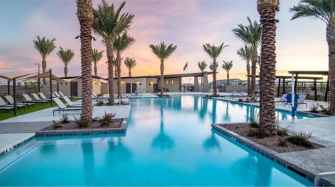 Swimming pool, Swimming pool