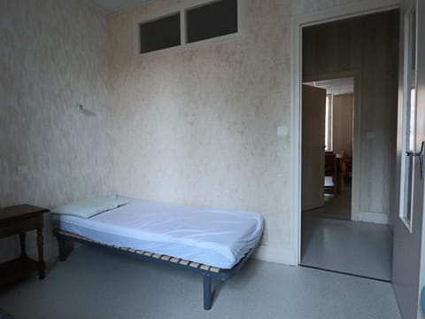 Appartement pour 6 à La Bourboule avec WiFi - FR-1-858-12 Apartment in Auvergne-Rhône-Alpes