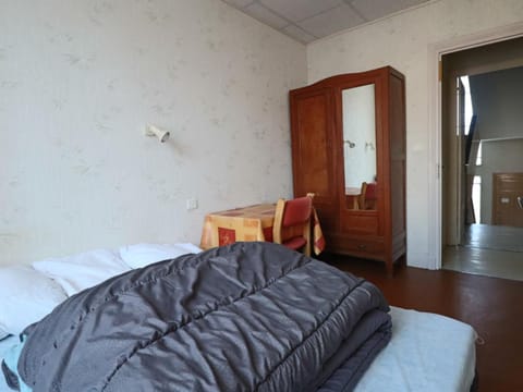 Appartement pour 6 à La Bourboule avec WiFi - FR-1-858-12 Apartment in Auvergne-Rhône-Alpes