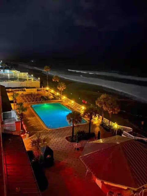 New Amazing Ocean View Beachfront Entire Apartment Direct access to Beach Apartment in Holly Hill