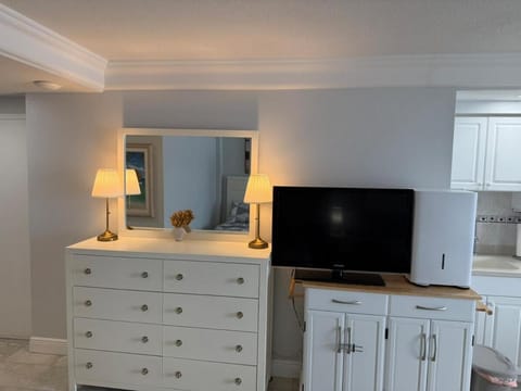 New Amazing Ocean View Beachfront Entire Apartment Direct access to Beach Apartment in Holly Hill