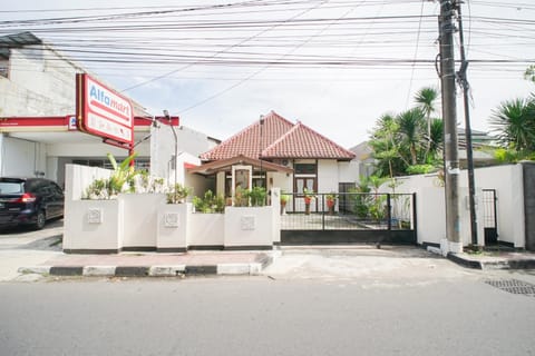 Property building, Street view, Parking