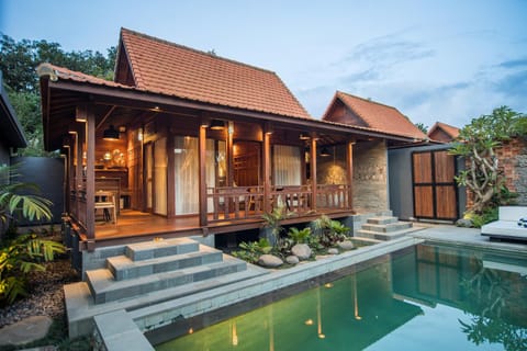 Property building, Pool view, Swimming pool, sunbed