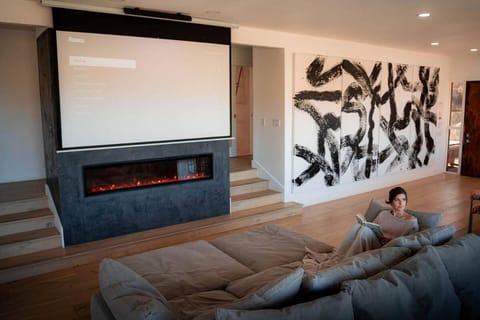 Mountain Views, Pool, Spa & Serenity Stargate Apartment in Yucca Valley