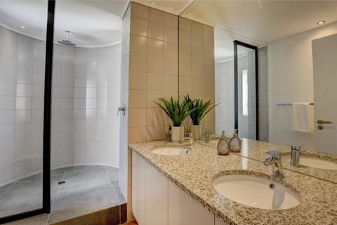 Shower, Bathroom, towels