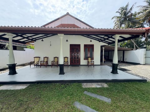 Property building, Garden, View (from property/room), Garden view