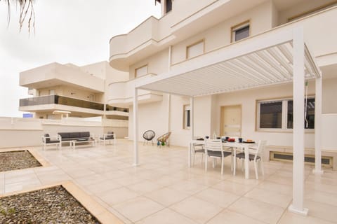 Property building, Patio, View (from property/room), Dining area