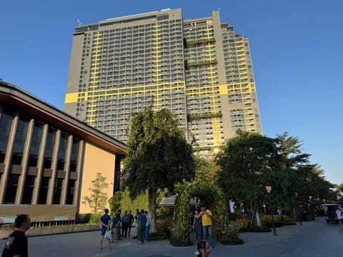 Property building, Location
